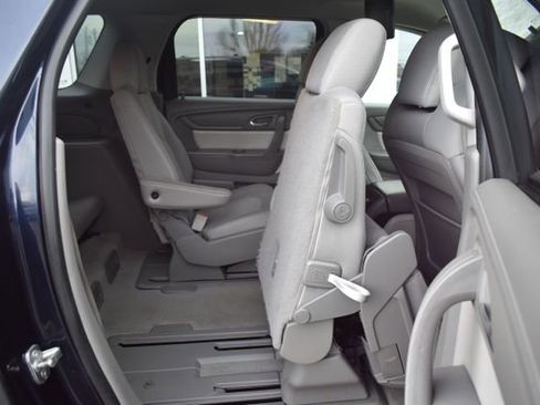 Used 2015 GMC Acadia SLE image 40