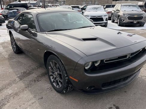 Used 2018 Dodge Challenger GT image 2