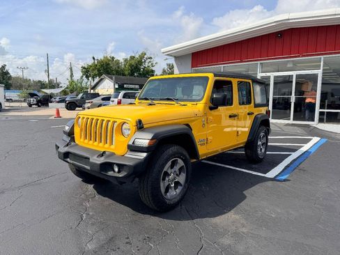 Used 2019 Jeep Wrangler Unlimited Sport AWD/4WD image 3