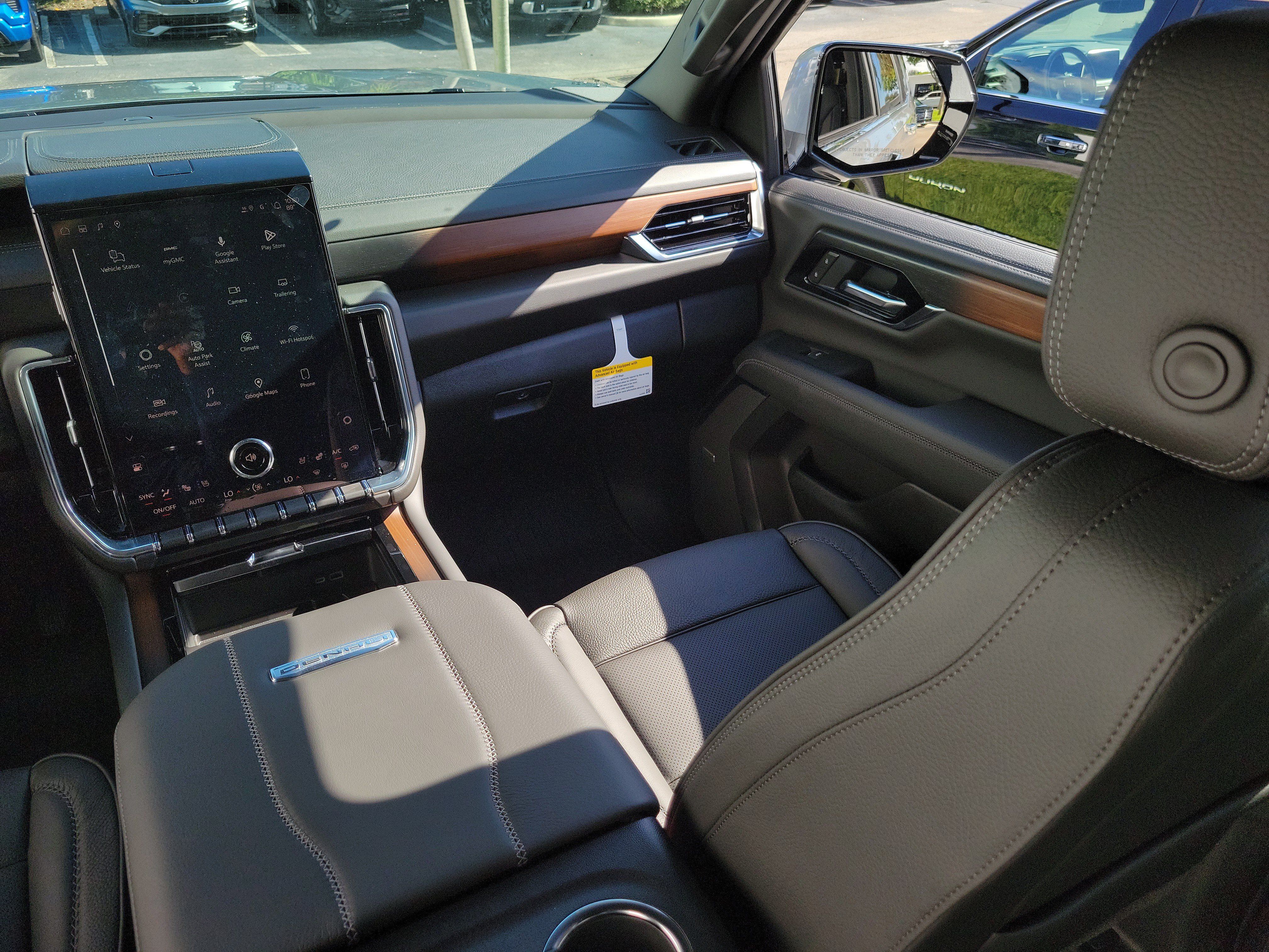 New 2026 GMC Yukon Denali w/ Sun & Power Step Package AWD/4WD image 18