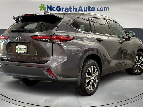 Used 2021 Toyota Highlander XLE image 6
