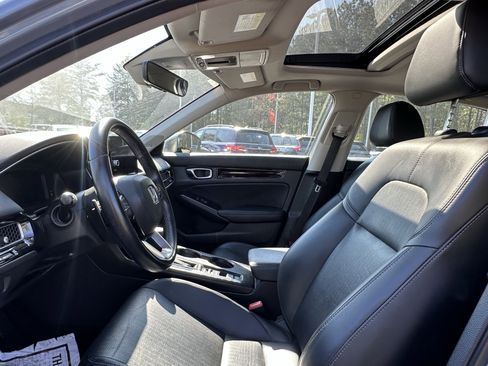 Used 2023 Honda Civic Touring image 7