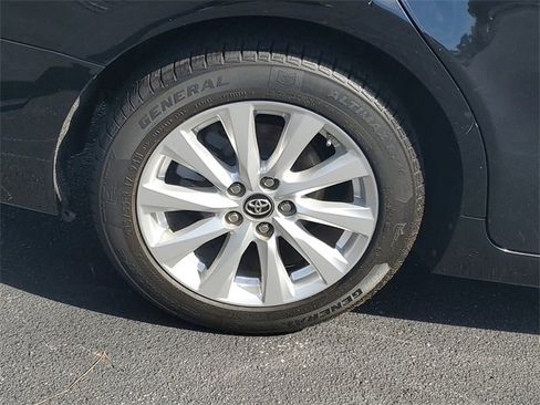 Used 2018 Toyota Camry LE w/ Convenience Package image 7