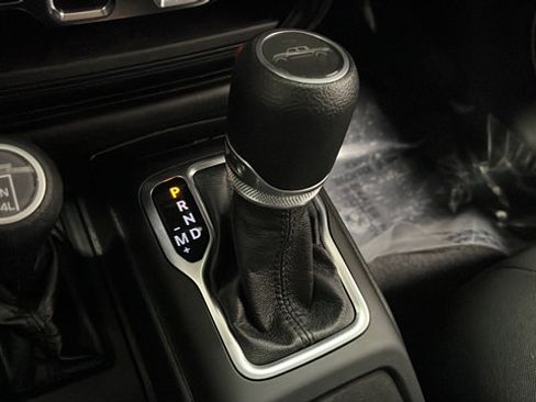 Used 2021 Jeep Gladiator Sport AWD/4WD image 19