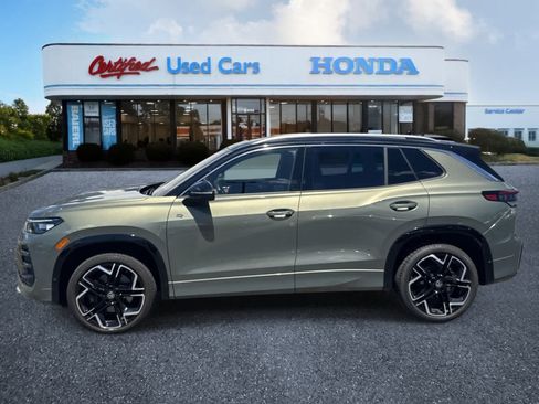 Used 2025 Volkswagen Tiguan SEL R-Line AWD/4WD image 2