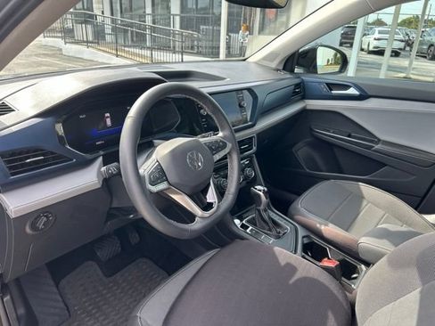 Used 2024 Volkswagen Taos SE w/ Panoramic Sunroof Package FWD image 13