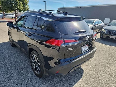 Used 2024 Toyota Corolla Cross XLE w/ Convenience Package image 3