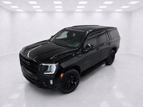 Used 2023 GMC Yukon SLT w/ SLT Luxury Package AWD/4WD image 6
