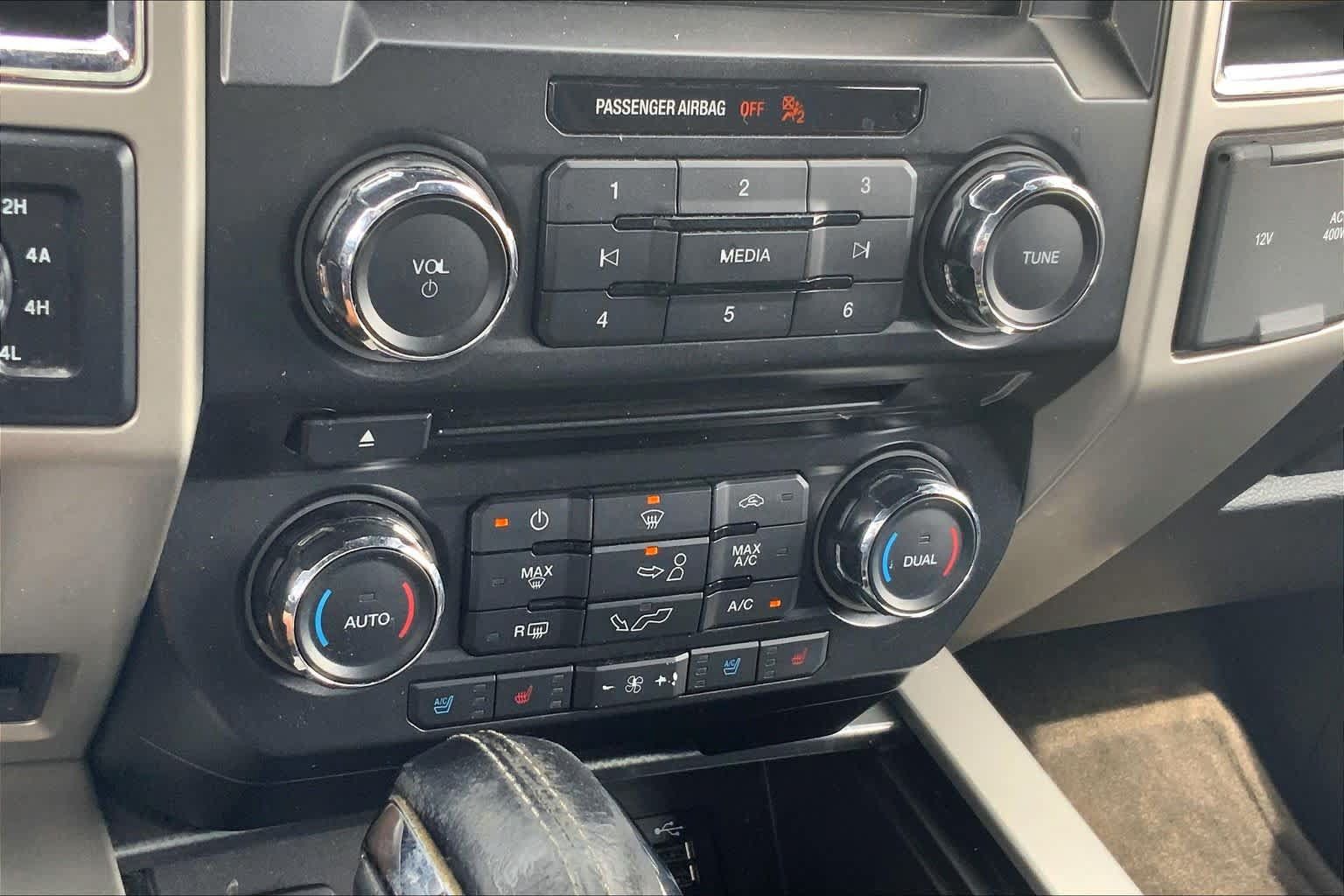 Used 2015 Ford F150 Lariat AWD/4WD image 31