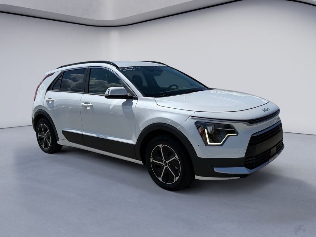 Used 2023 Kia Niro EX FWD image 7