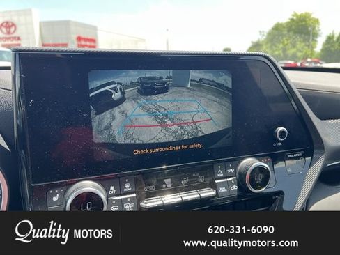 Used 2023 Toyota Highlander XSE AWD/4WD image 9