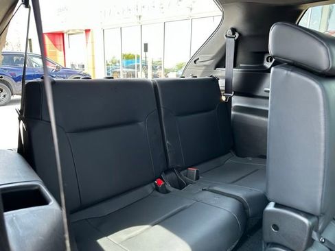 Used 2023 Mitsubishi Outlander SEL 40th Anniversary AWD/4WD image 9