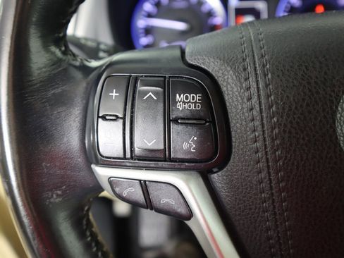 Used 2018 Toyota Highlander XLE image 43