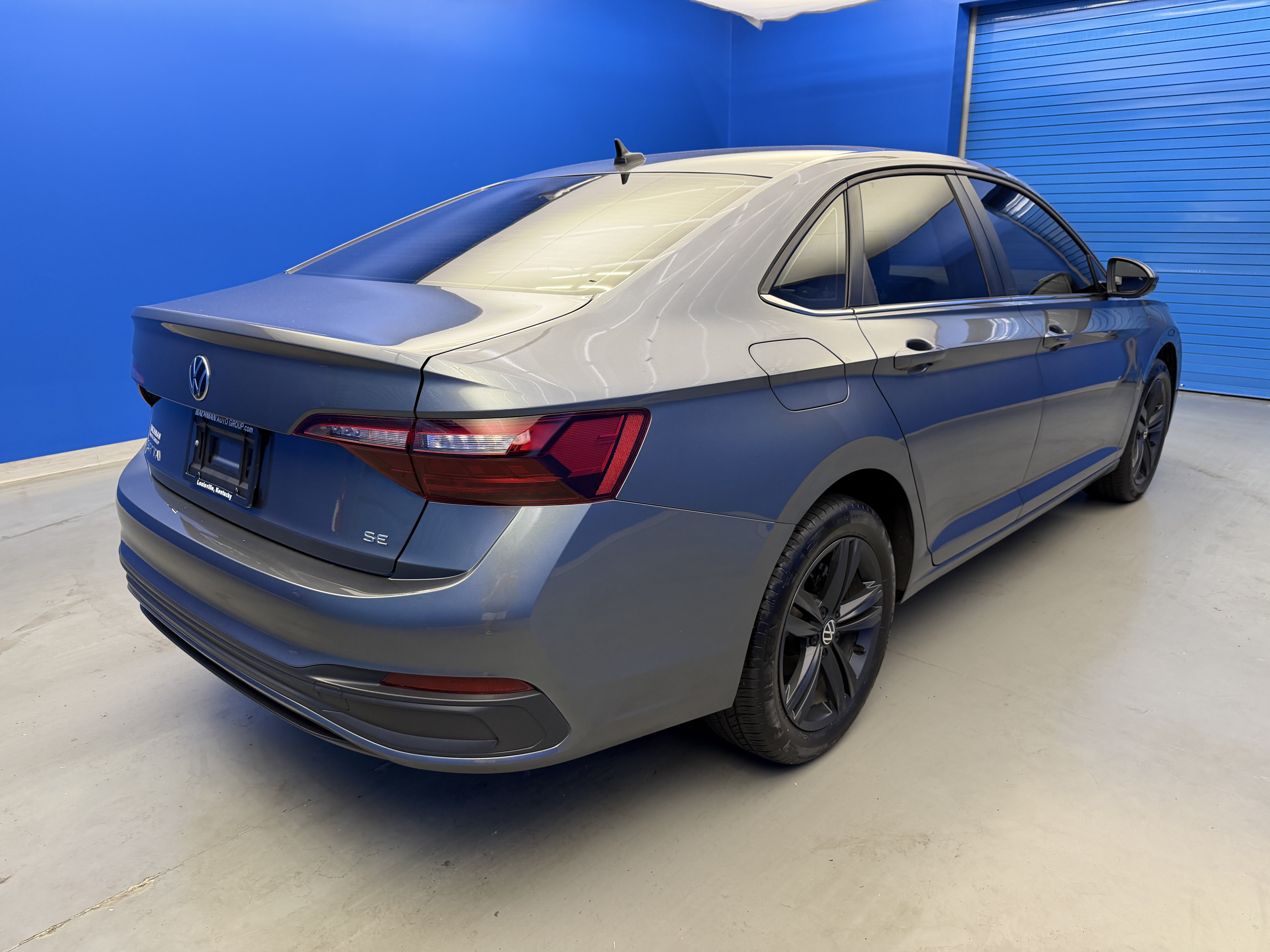Used 2024 Volkswagen Jetta SE w/ Panoramic Sunroof Package FWD image 7