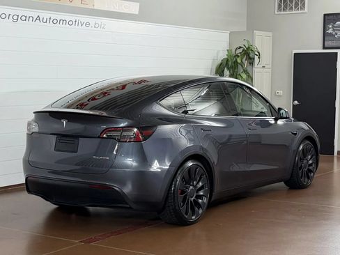 Used 2023 Tesla Model Y Performance AWD/4WD image 3