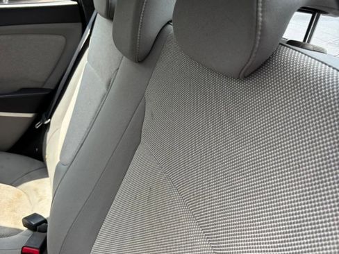 Used 2012 Hyundai Accent GLS FWD image 30