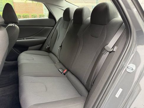 Used 2025 Hyundai Elantra SE w/ Cargo Package FWD image 23
