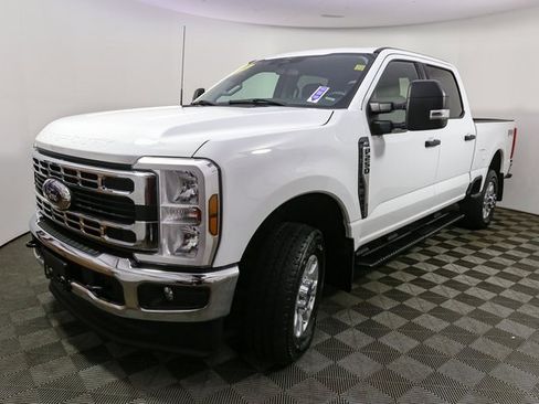 Used 2024 Ford F250 XLT w/ FX4 Off-Road Package image 5