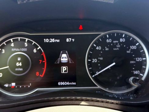 Used 2021 Nissan Versa SV FWD image 19
