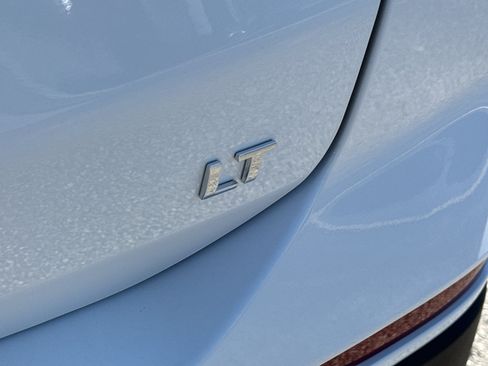 Certified 2023 Chevrolet Equinox LT FWD image 8