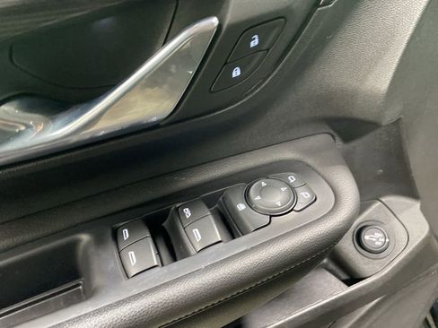 Used 2023 GMC Terrain SLE w/ Driver Convenience Package image 17