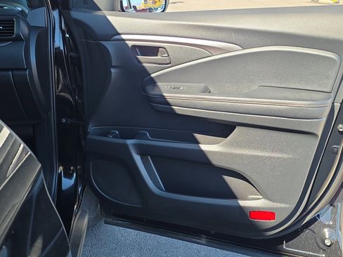 Used 2022 Honda Pilot TrailSport image 34