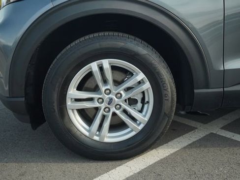 Used 2022 Ford Explorer XLT w/ Equipment Group 202A image 11