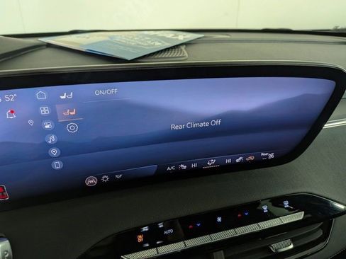 Certified 2025 Buick Enclave Sport Touring image 28