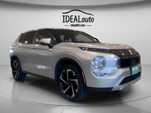 Used 2024 Mitsubishi Outlander SE AWD/4WD image 14