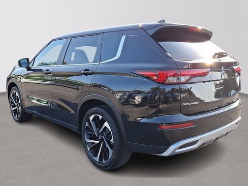 Used 2024 Mitsubishi Outlander SE FWD image 4
