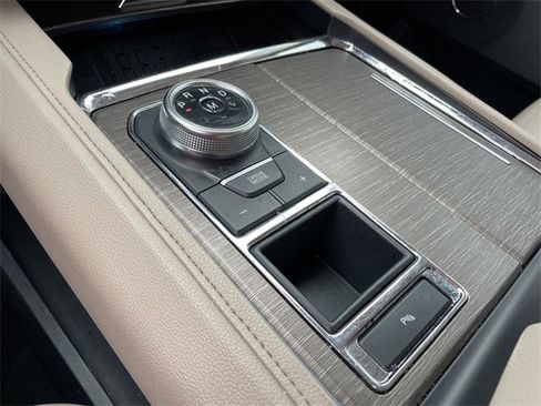 Used 2024 Ford Expedition Max Limited image 23