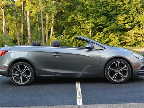 Used 2018 Buick Cascada Premium FWD image 4