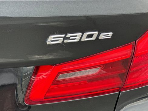 Used 2018 BMW 530e image 12