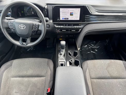Used 2025 Toyota Camry LE image 15