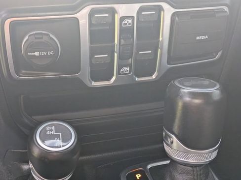 Used 2021 Jeep Wrangler Unlimited Sahara AWD/4WD image 21