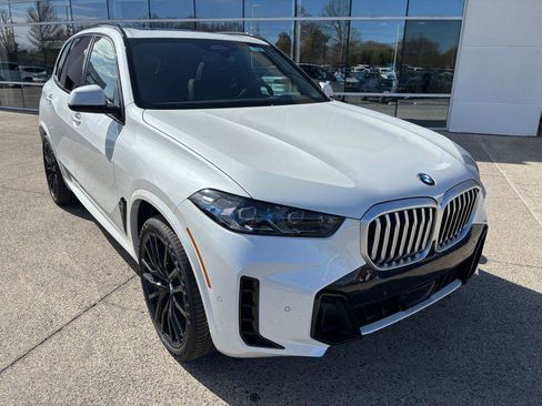 New 2026 BMW X5 xDrive40i w/ M Sport Package image 8