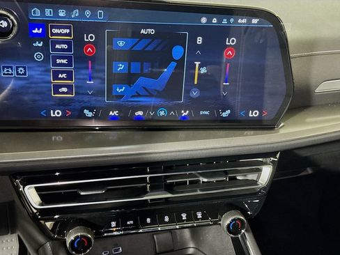 New 2026 Chevrolet Traverse LT w/ Enhanced Driving Package FWD image 10