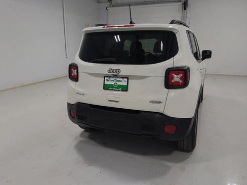 Used 2021 Jeep Renegade Latitude AWD/4WD image 7