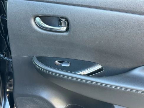 Used 2015 Nissan Leaf SL w/ Premium Package image 23