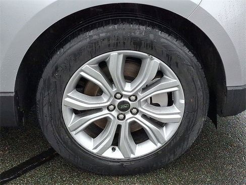 Used 2024 Ford Edge Titanium image 8