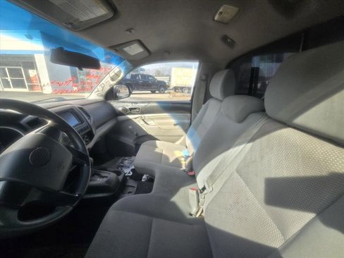 Used 2014 Toyota Tacoma 2WD Regular Cab image 3