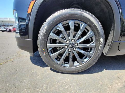 Used 2023 Chevrolet Traverse RS image 32