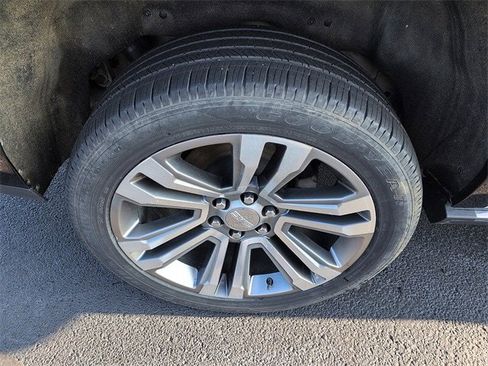 Used 2020 GMC Yukon XL Denali w/ Denali Premium Package image 8