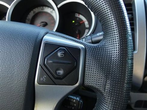 Used 2014 Toyota Tacoma PreRunner w/ SR5 Package image 27