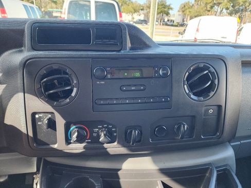 Used 2015 Ford E-350 and Econoline 350 Super Duty image 33