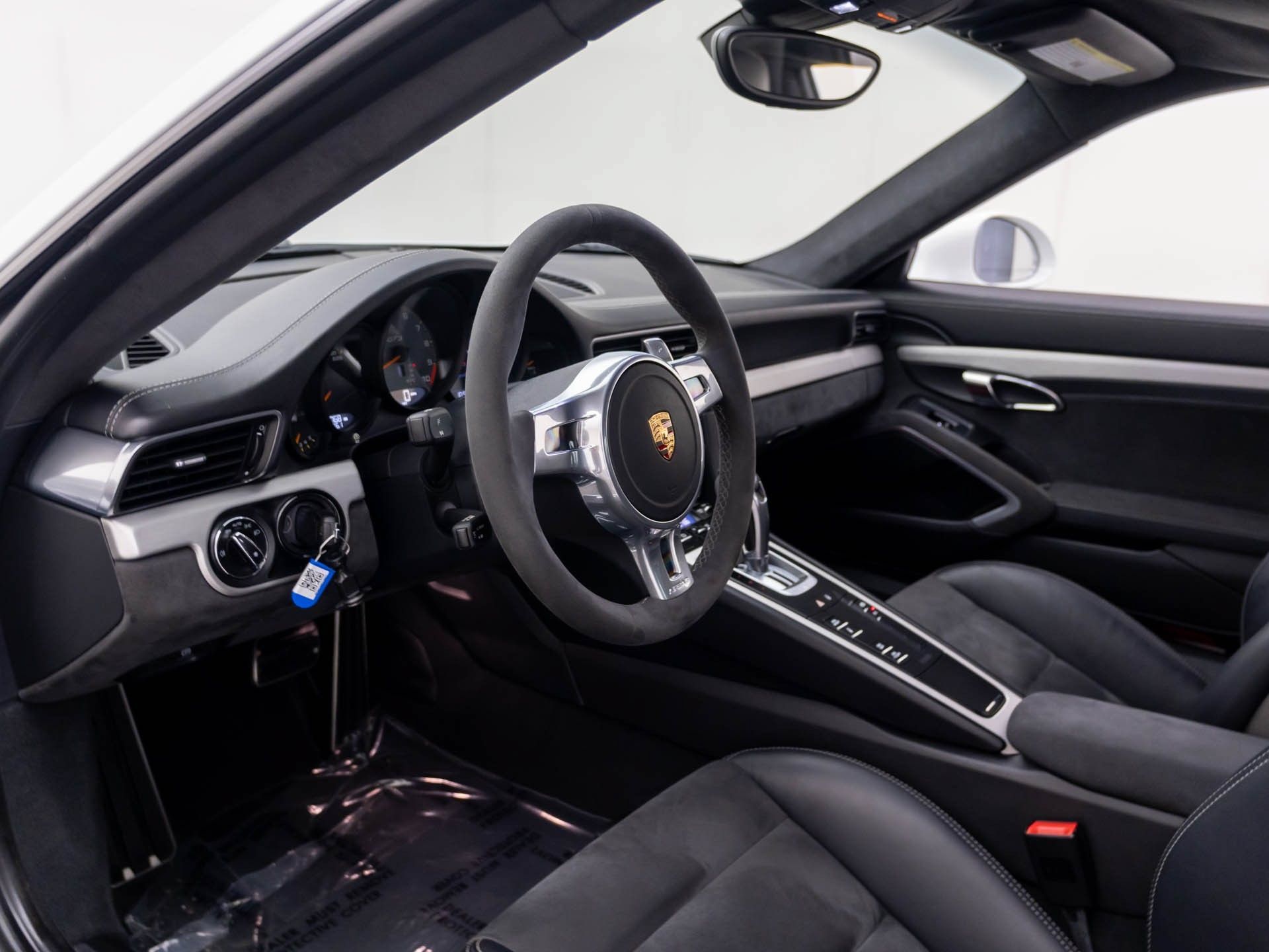 Certified 2015 Porsche 911 GT3 w/ Sound Package Plus RWD image 4