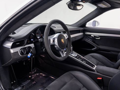 Certified 2015 Porsche 911 GT3 w/ Sound Package Plus RWD image 4