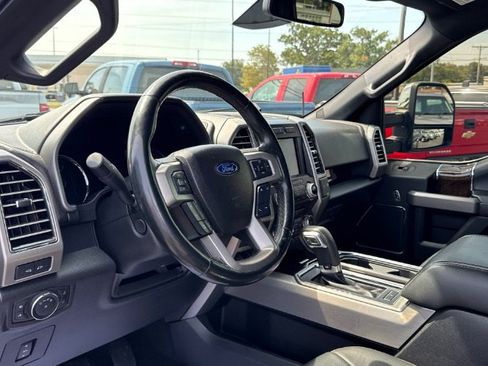 Used 2017 Ford F150 Platinum w/ Equipment Group 701A Luxury AWD/4WD image 17