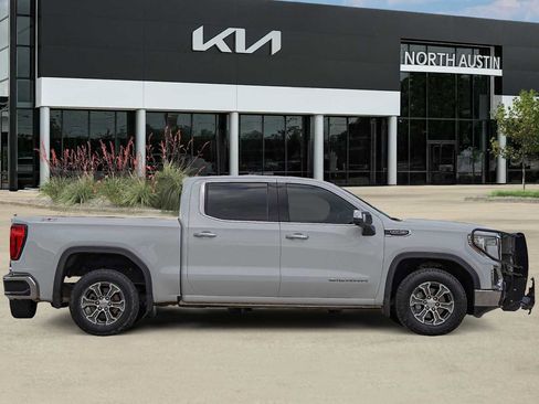 Used 2021 GMC Sierra 1500 SLT w/ X31 Off-Road Package image 7
