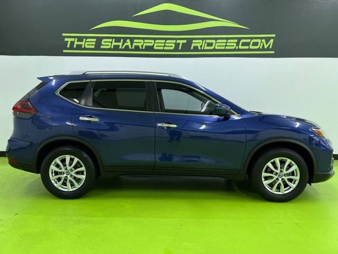 Used 2018 Nissan Rogue SV FWD image 6